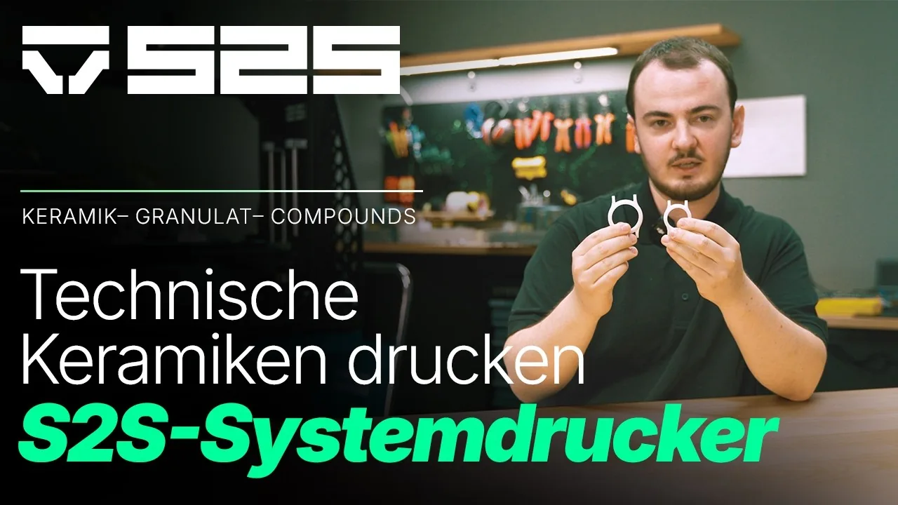 Gedrucktes und gesintertes Keramikbauteil der S2S-Systemdrucker GmbH im Vergleich